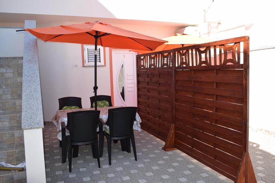Apartmani Celjak พาก ภายนอก รูปภาพ