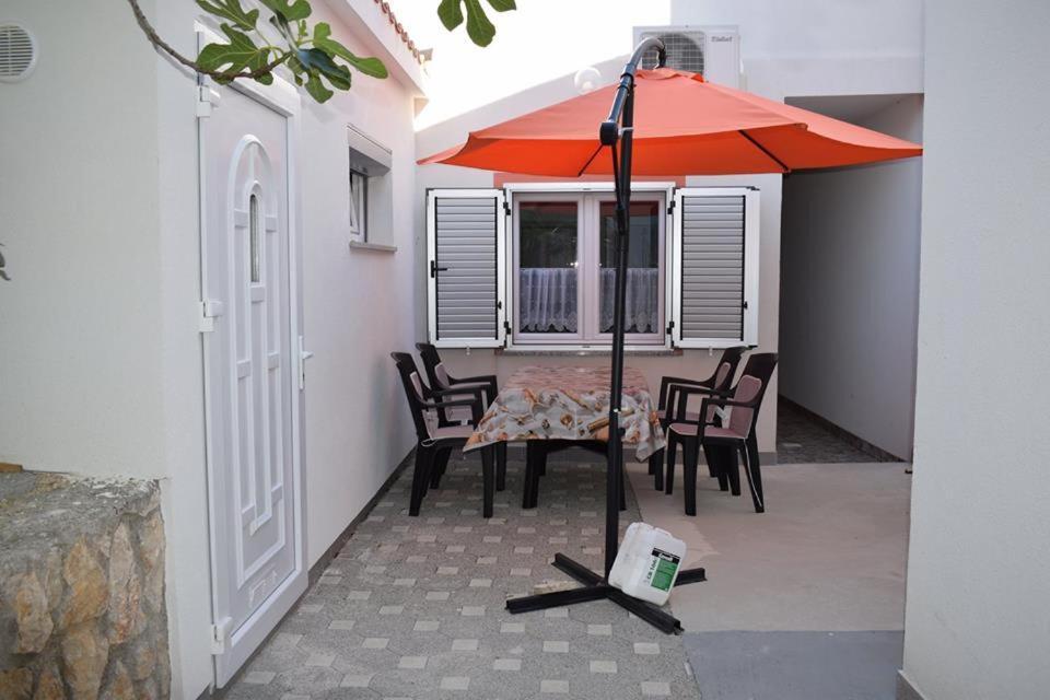 Apartmani Celjak พาก ภายนอก รูปภาพ